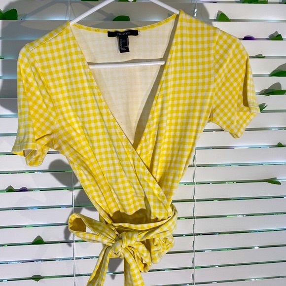 Forever 21 yellow and white checked top - Picture 2 of 5
